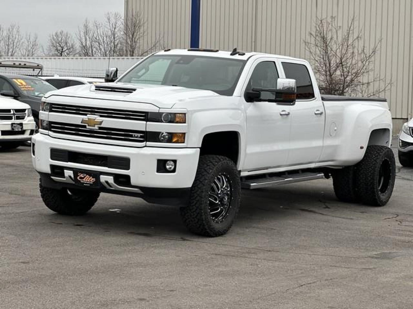 2017 WHITE CHEVROLET SILVERADO 3500 HD (1GC4K0EY7HF) with an V8,6.6L(403 CID),OHV engine, AUTOMATIC transmission, located at 14600 Frazho Road, Warren, MI, 48089, (586) 776-3400, 42.485996, -82.974220 - Photo #0