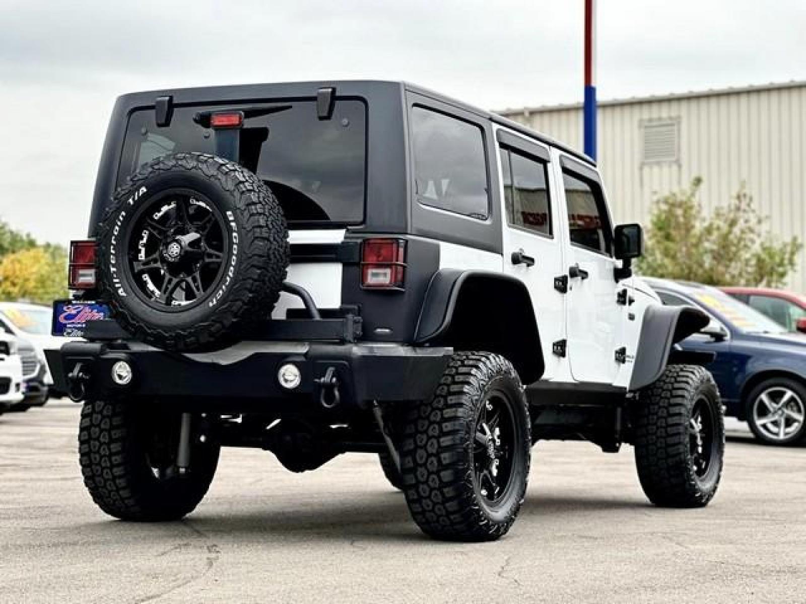 2017 WHITE JEEP WRANGLER (1C4BJWEGXHL) with an V6,3.6L(220 CID),DOHC engine, AUTOMATIC transmission, located at 14600 Frazho Road, Warren, MI, 48089, (586) 776-3400, 42.485996, -82.974220 - Photo #6