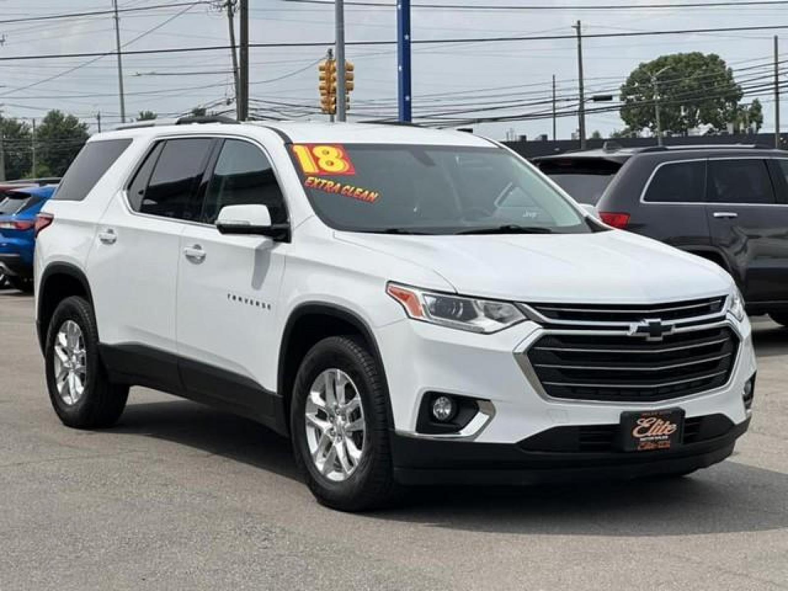 2018 WHITE CHEVROLET TRAVERSE (1GNEVGKW6JJ) with an V6,3.6L(217 CID),DOHC engine, AUTOMATIC transmission, located at 14600 Frazho Road, Warren, MI, 48089, (586) 776-3400, 42.485996, -82.974220 - Photo #2