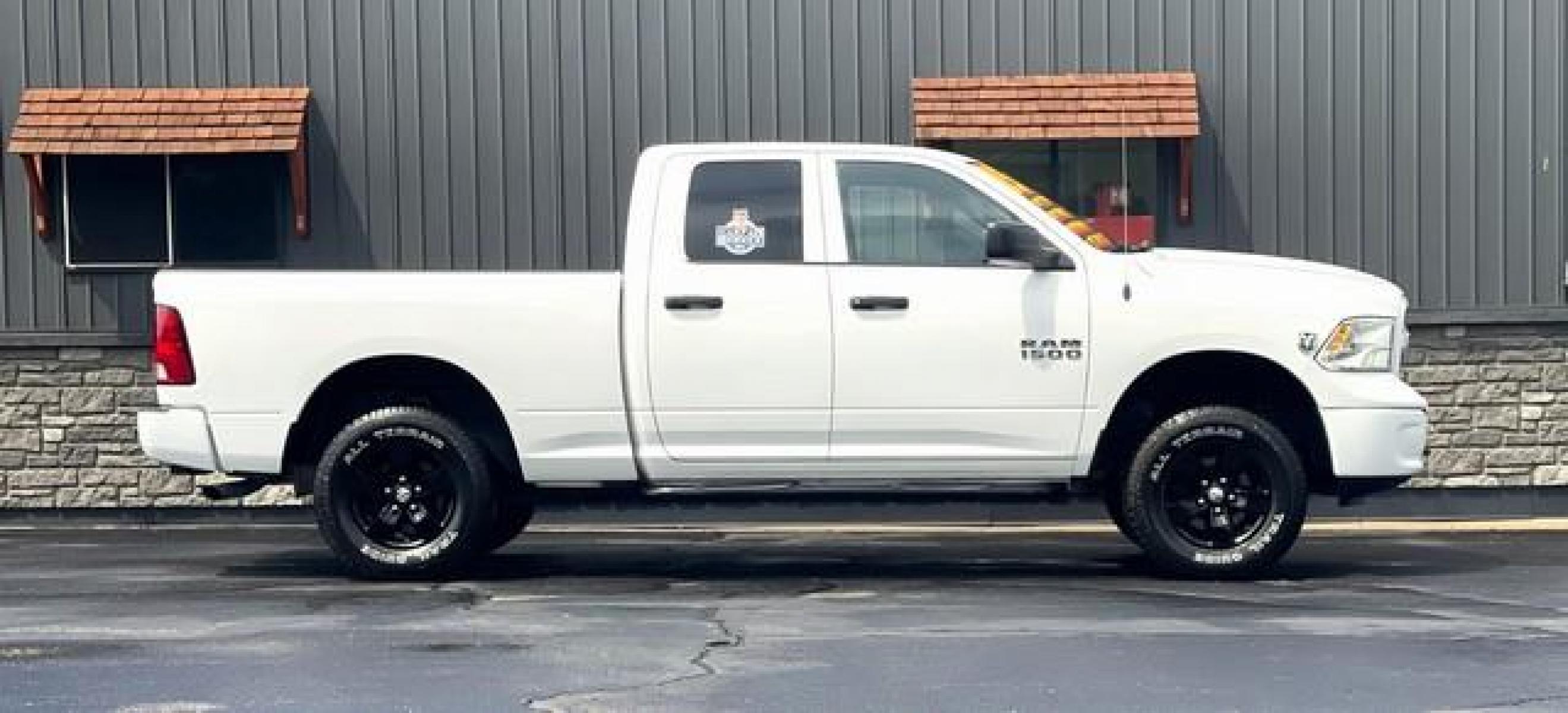 2015 WHITE RAM 1500 (1C6RR7FG9FS) with an V6,3.6L(220 CID),DOHC engine, AUTOMATIC transmission, located at 14600 Frazho Road, Warren, MI, 48089, (586) 776-3400, 42.485996, -82.974220 - Photo #4