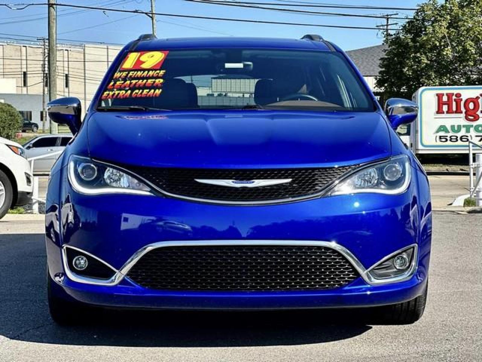 2019 OCEAN BLUE METTALLIC CHRYSLER PACIFICA (2C4RC1GG5KR) with an V6,3.6L(220 CID),DOHC engine, AUTOMATIC transmission, located at 14600 Frazho Road, Warren, MI, 48089, (586) 776-3400, 42.485996, -82.974220 - Photo #1