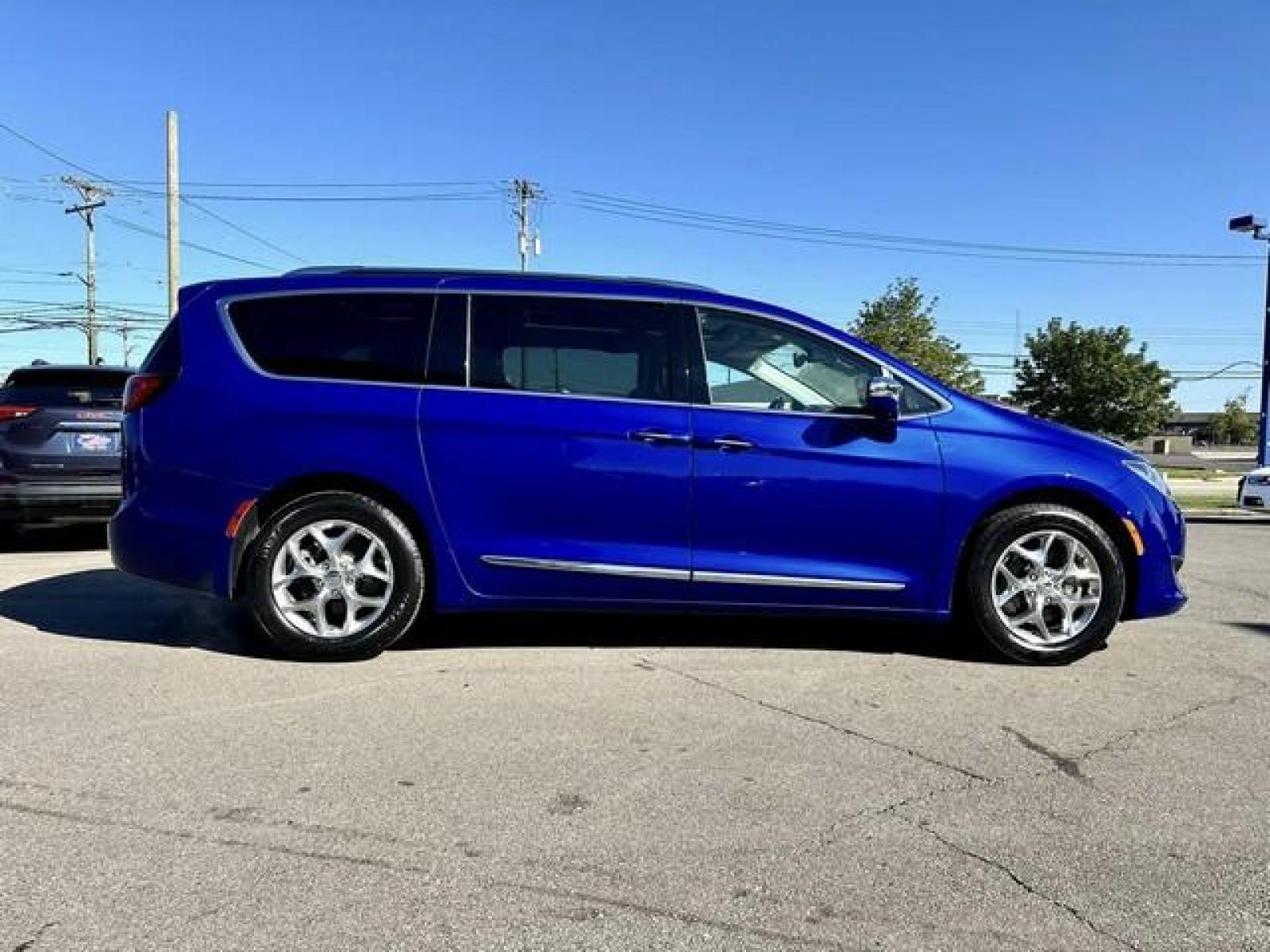 2019 OCEAN BLUE METTALLIC CHRYSLER PACIFICA (2C4RC1GG5KR) with an V6,3.6L(220 CID),DOHC engine, AUTOMATIC transmission, located at 14600 Frazho Road, Warren, MI, 48089, (586) 776-3400, 42.485996, -82.974220 - Photo #3