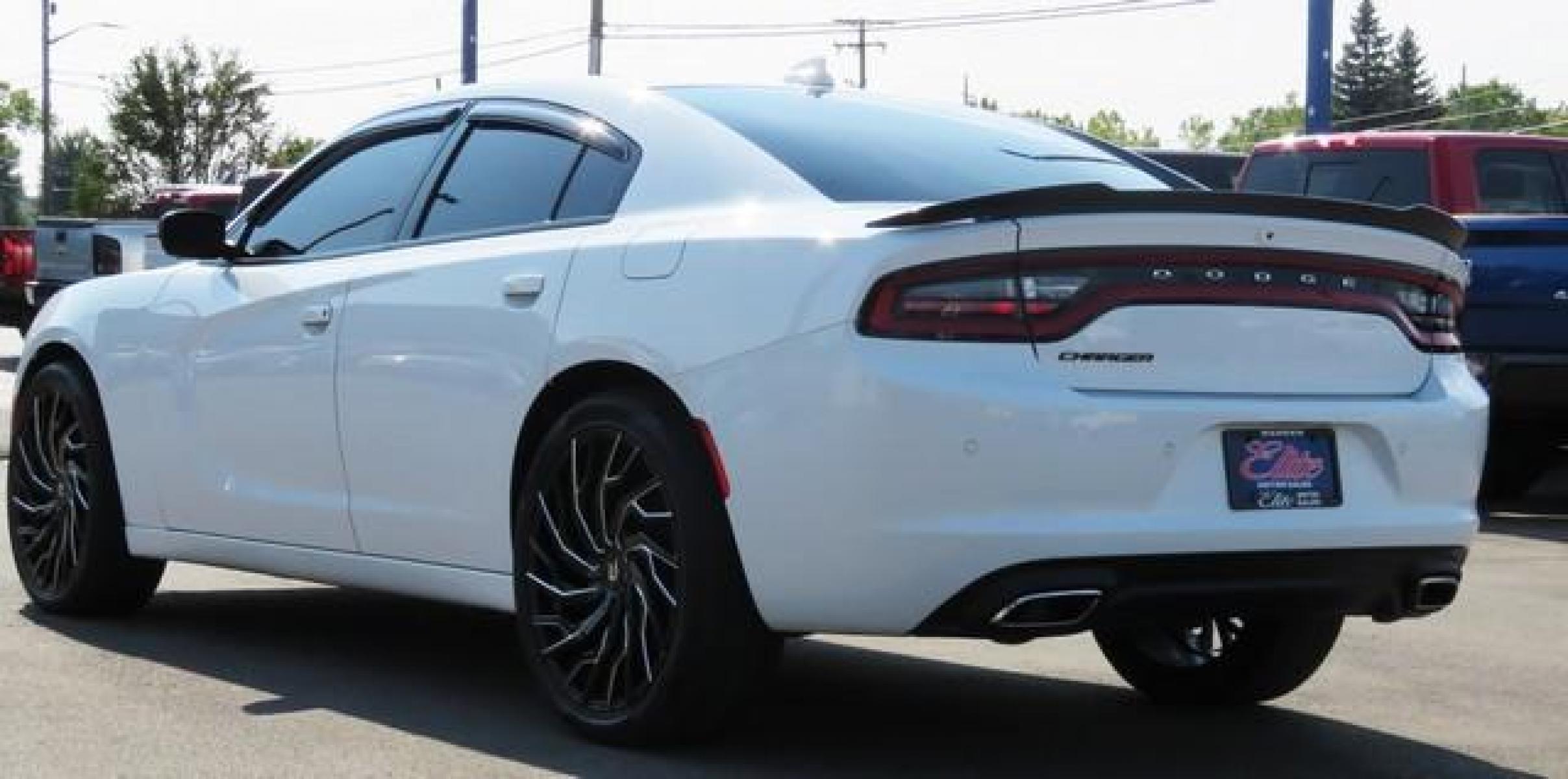 2018 WHITE KNUCKEL DODGE CHARGER (2C3CDXJG0JH) with an V6,3.6L(220 CID),DOHC engine, AUTOMATIC transmission, located at 14600 Frazho Road, Warren, MI, 48089, (586) 776-3400, 42.485996, -82.974220 - Photo #6