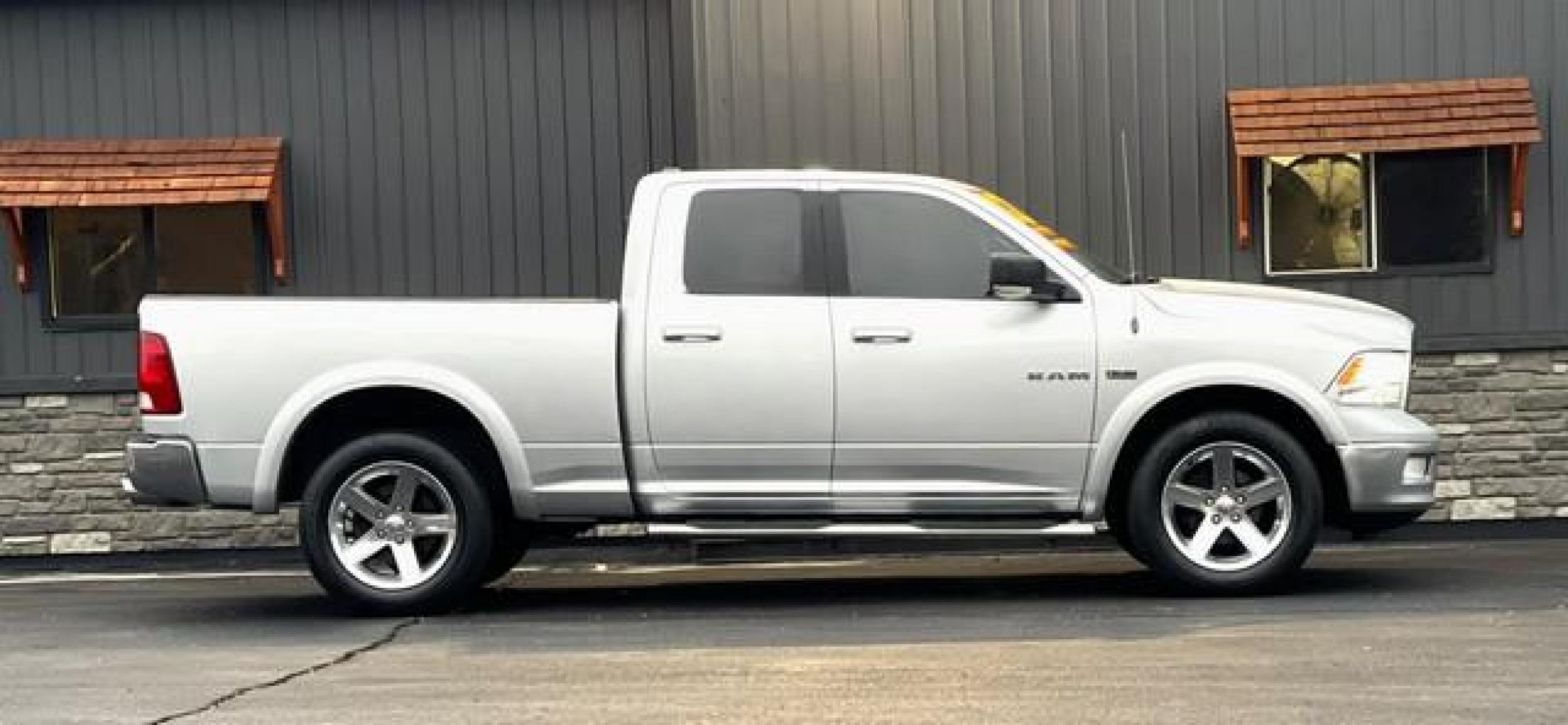 2012 SILVER RAM 1500 SLT (1C6RD7GT8CS) with an V8,5.7L(345 CID),OHV engine, AUTOMATIC transmission, located at 14600 Frazho Road, Warren, MI, 48089, (586) 776-3400, 42.485996, -82.974220 - Photo #0