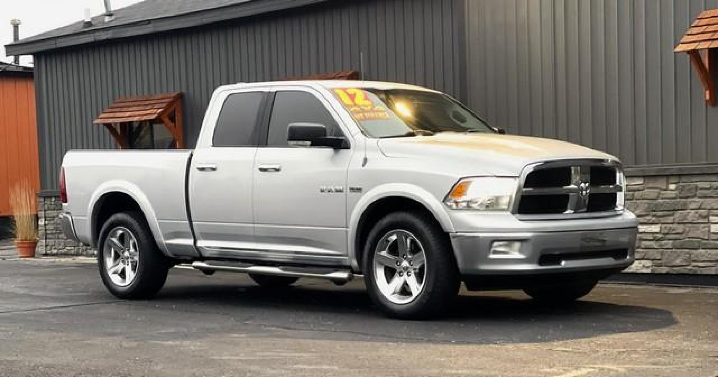 2012 SILVER RAM 1500 SLT (1C6RD7GT8CS) with an V8,5.7L(345 CID),OHV engine, AUTOMATIC transmission, located at 14600 Frazho Road, Warren, MI, 48089, (586) 776-3400, 42.485996, -82.974220 - Photo #3
