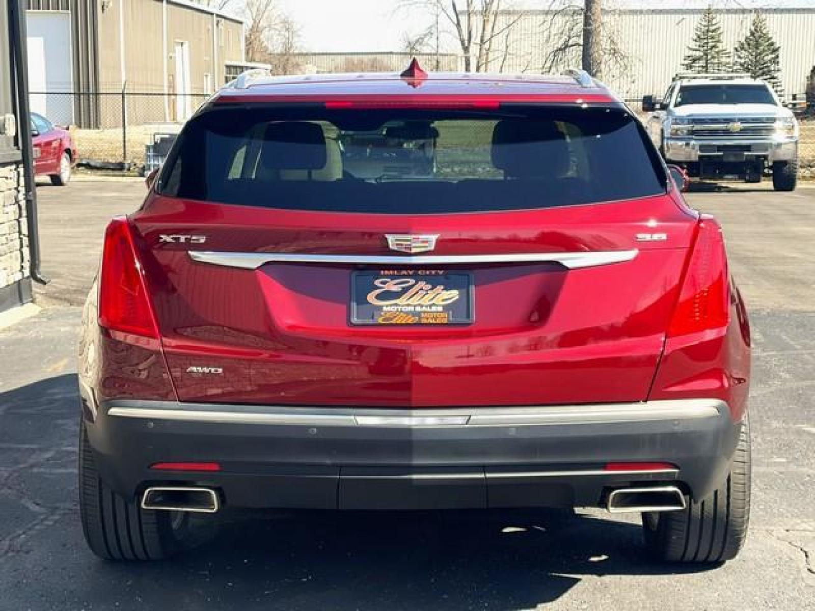 2017 RED CADILLAC XT5 (1GYKNERS1HZ) with an V6,3.6L(223 CID),DOHC engine, AUTOMATIC transmission, located at 14600 Frazho Road, Warren, MI, 48089, (586) 776-3400, 42.485996, -82.974220 - Photo #6