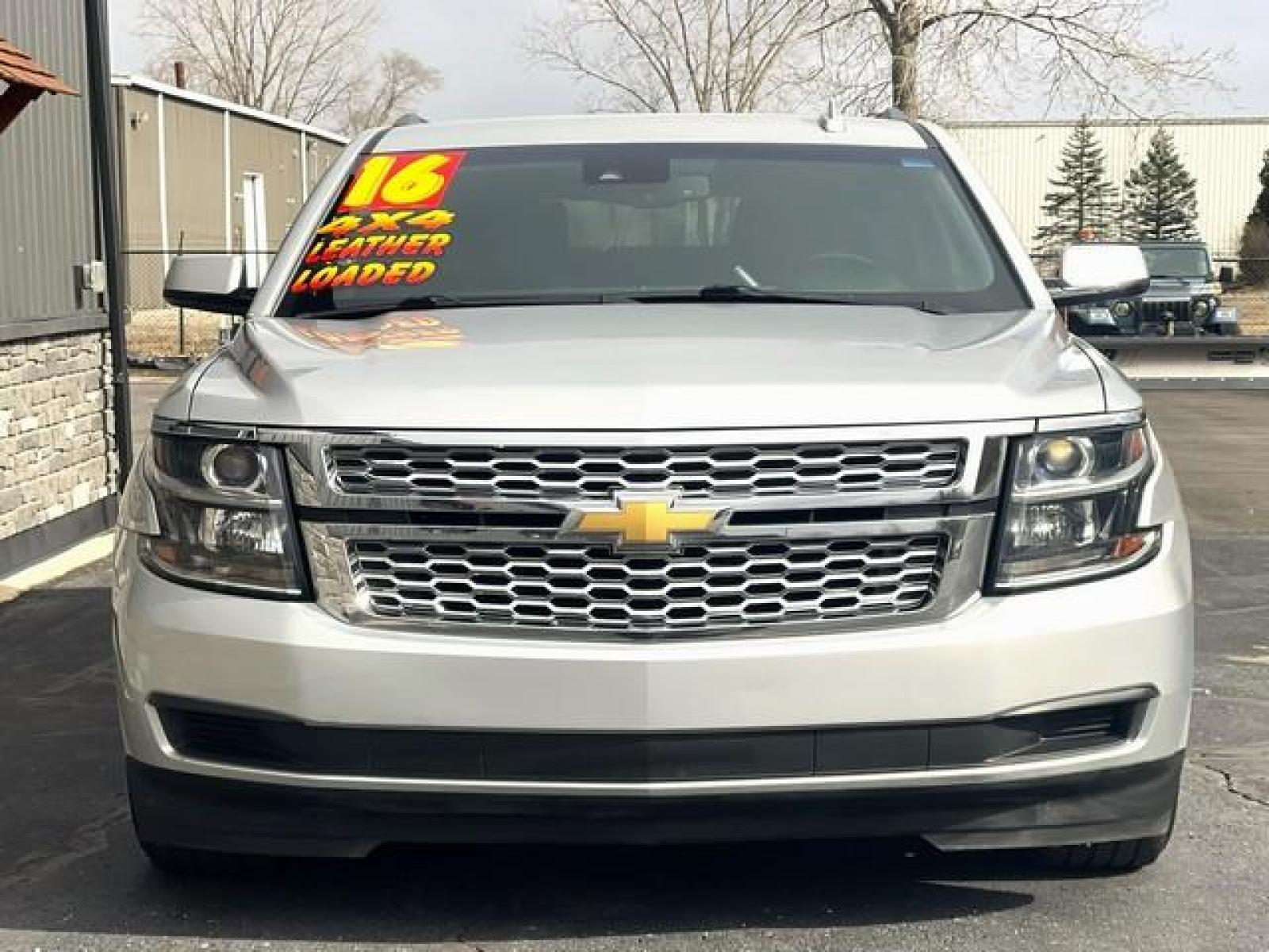 2016 SILVER CHEVROLET SUBURBAN (1GNSKHKC3GR) with an V8,5.3L(325 CID),OHV engine, AUTOMATIC transmission, located at 14600 Frazho Road, Warren, MI, 48089, (586) 776-3400, 42.485996, -82.974220 - Photo #2