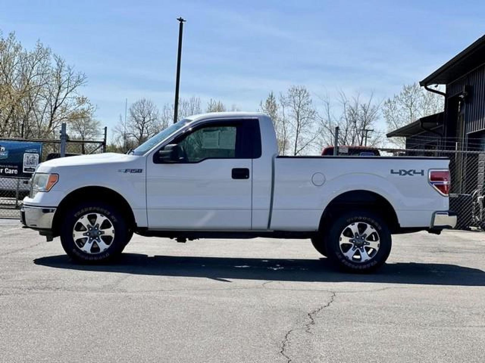 2013 WHITE FORD F-150 (1FTMF1EM0DF) with an V6,3.7L(227 CID),DOHC engine, AUTOMATIC transmission, located at 14600 Frazho Road, Warren, MI, 48089, (586) 776-3400, 42.485996, -82.974220 - Photo #7