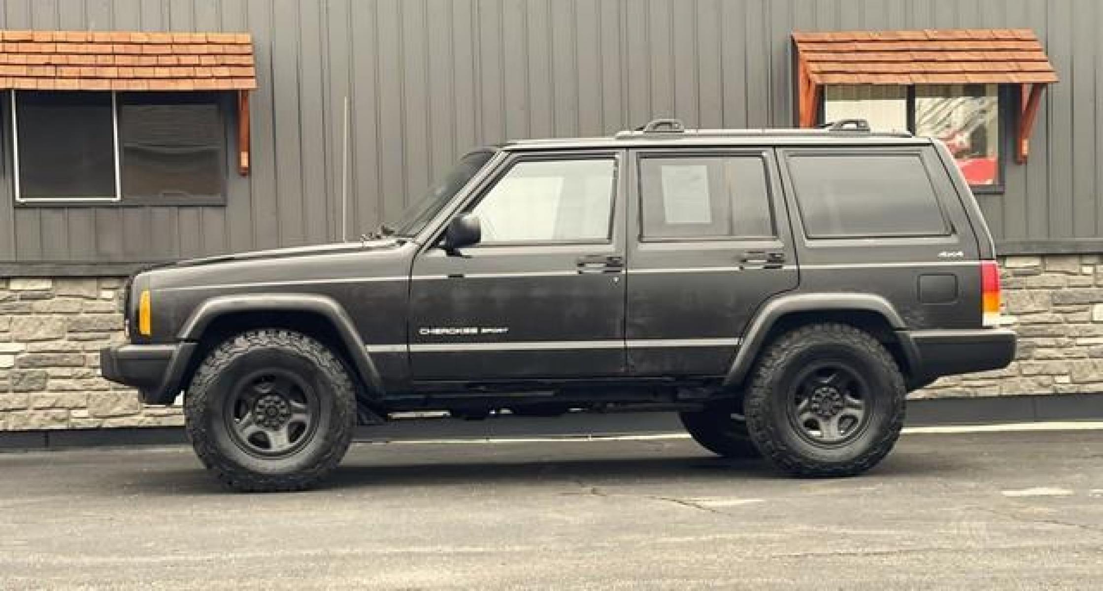 2000 BLACK JEEP CHEROKEE (1J4FF48S3YL) with an L6,4.0L(242 CID), engine, AUTOMATIC transmission, located at 14600 Frazho Road, Warren, MI, 48089, (586) 776-3400, 42.485996, -82.974220 - Photo #3