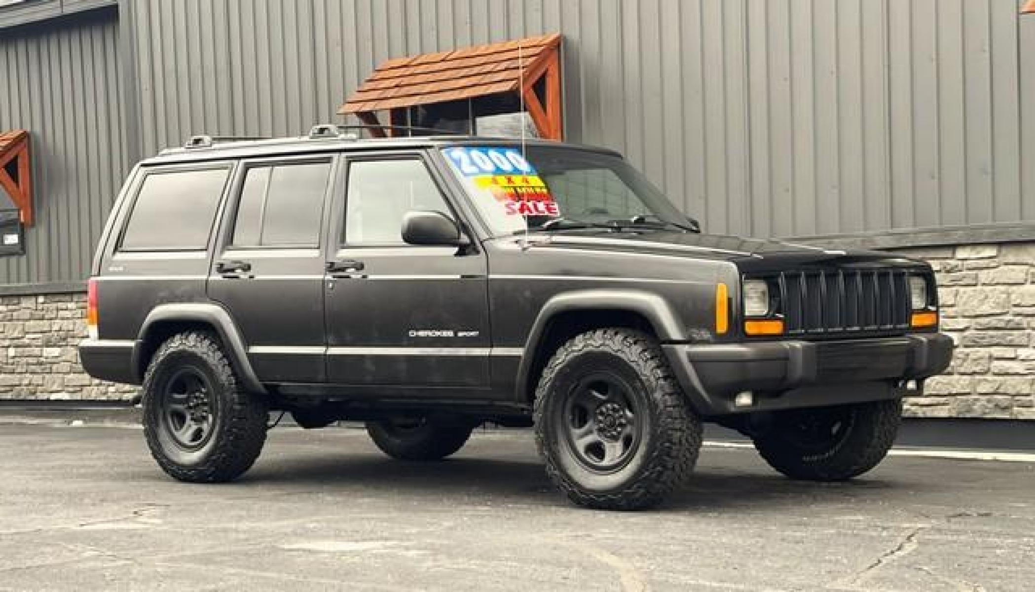 2000 BLACK JEEP CHEROKEE (1J4FF48S3YL) with an L6,4.0L(242 CID), engine, AUTOMATIC transmission, located at 14600 Frazho Road, Warren, MI, 48089, (586) 776-3400, 42.485996, -82.974220 - Photo #4