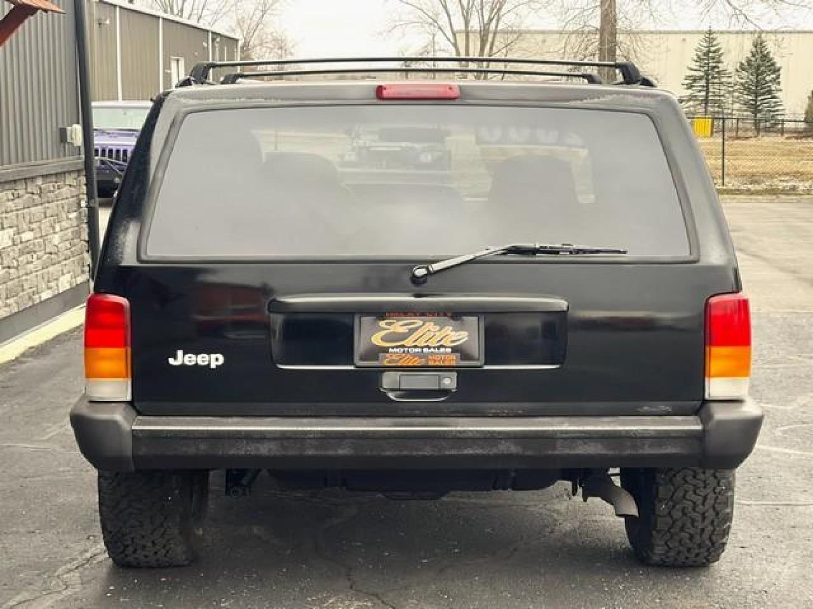2000 BLACK JEEP CHEROKEE (1J4FF48S3YL) with an L6,4.0L(242 CID), engine, AUTOMATIC transmission, located at 14600 Frazho Road, Warren, MI, 48089, (586) 776-3400, 42.485996, -82.974220 - Photo #6