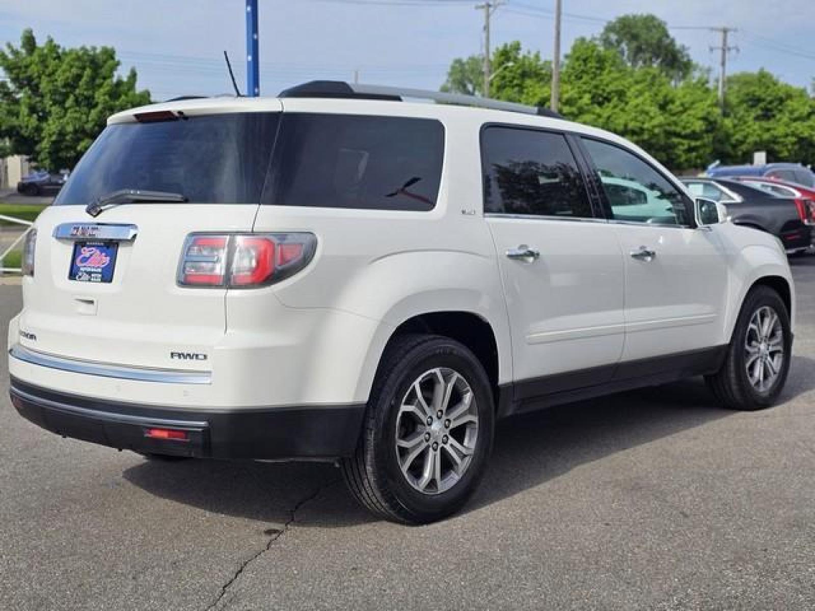 2013 WHITE GMC ACADIA (1GKKVRED3DJ) with an V6,3.6L(217 CID),DOHC engine, AUTOMATIC transmission, located at 14600 Frazho Road, Warren, MI, 48089, (586) 776-3400, 42.485996, -82.974220 - Photo #4