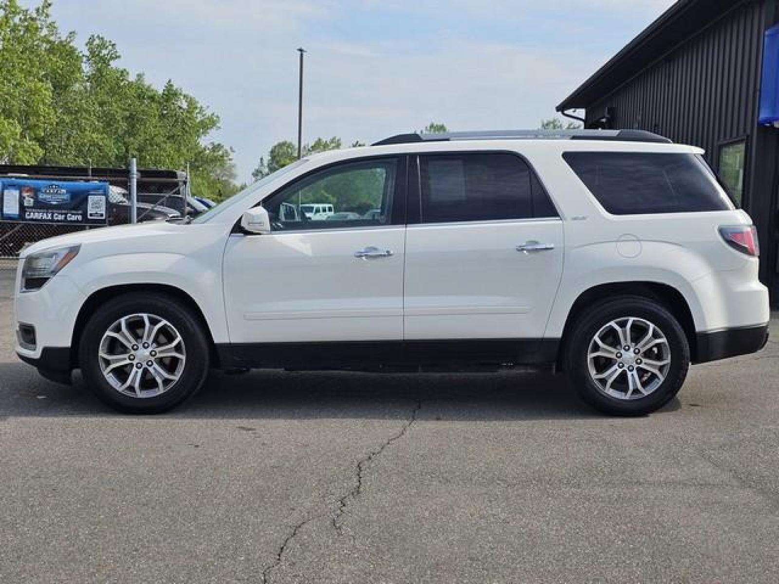 2013 WHITE GMC ACADIA (1GKKVRED3DJ) with an V6,3.6L(217 CID),DOHC engine, AUTOMATIC transmission, located at 14600 Frazho Road, Warren, MI, 48089, (586) 776-3400, 42.485996, -82.974220 - Photo #7