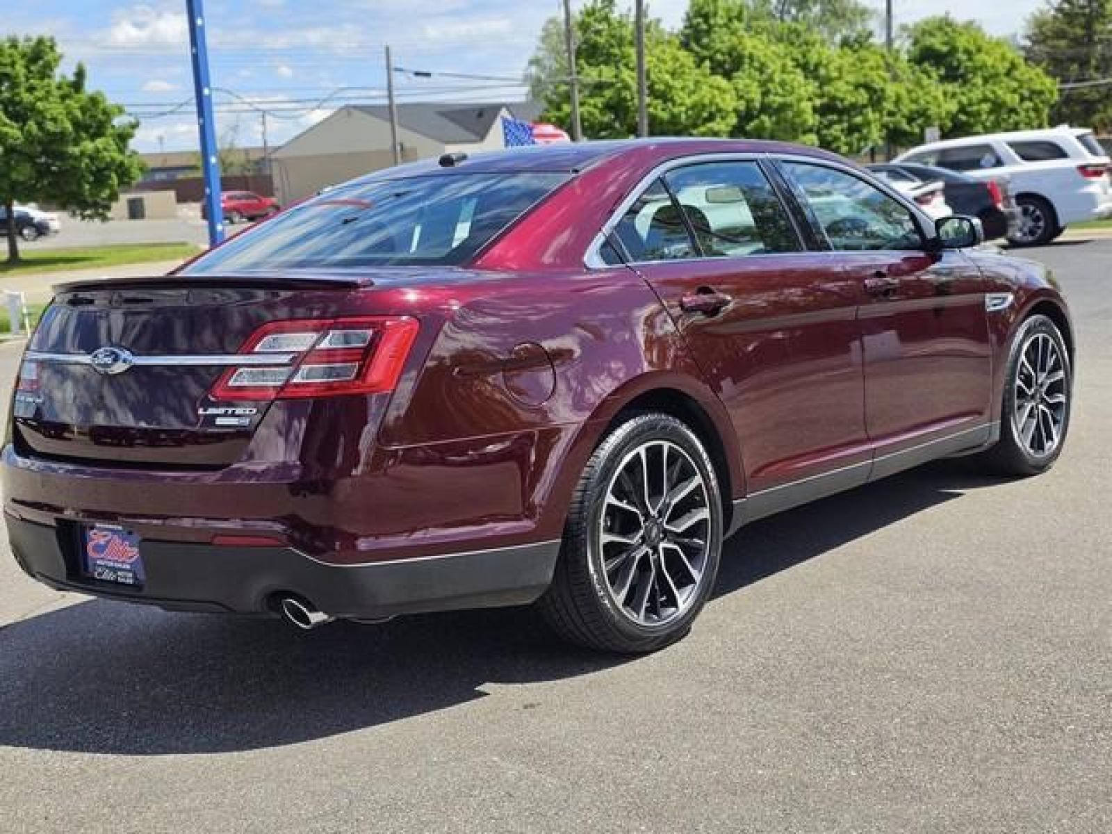 2018 MAROON FORD TAURUS (1FAHP2J81JG) with an V6,3.5L(213 CID),DOHC engine, AUTOMATIC transmission, located at 14600 Frazho Road, Warren, MI, 48089, (586) 776-3400, 42.485996, -82.974220 - Photo #4
