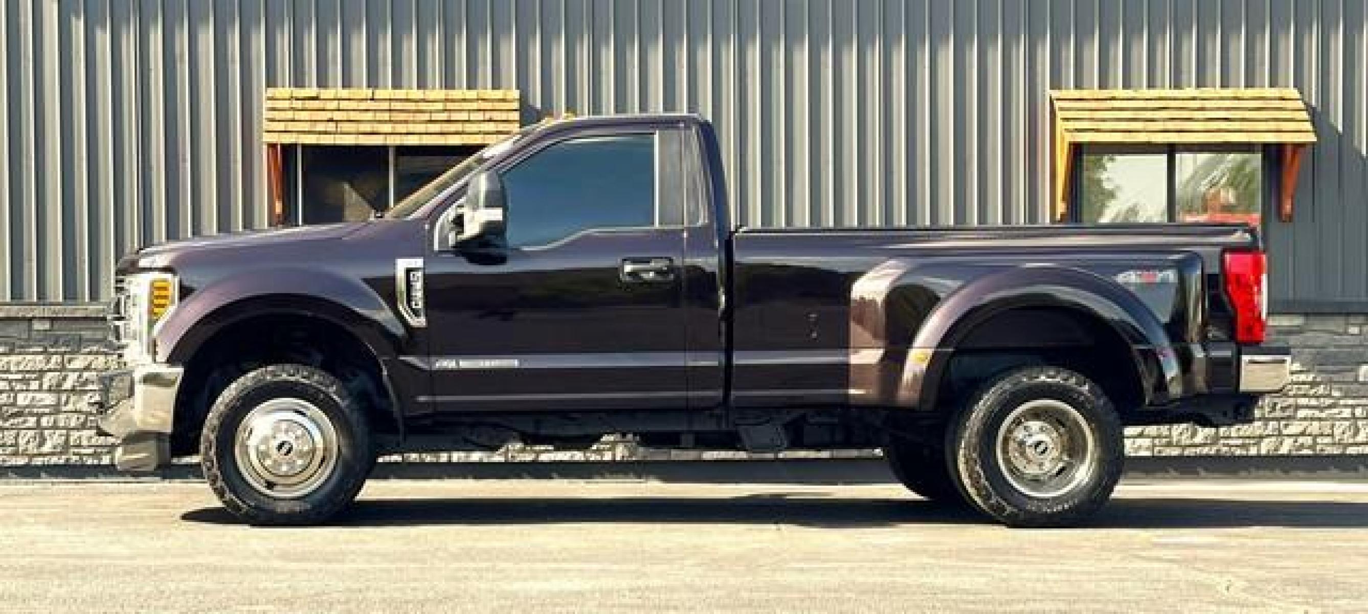 2018 BROWN FORD F-350 SUPER DUTY (1FTRF3DT0JE) with an V8,6.7L(406 CID),OHV engine, AUTOMATIC transmission, located at 14600 Frazho Road, Warren, MI, 48089, (586) 776-3400, 42.485996, -82.974220 - Photo #2