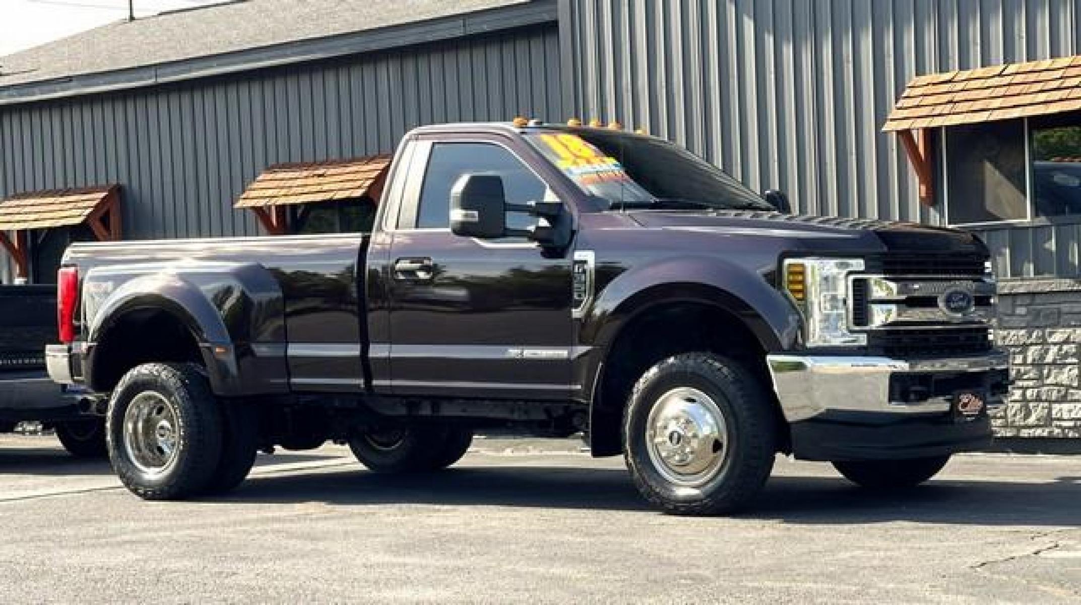 2018 BROWN FORD F-350 SUPER DUTY (1FTRF3DT0JE) with an V8,6.7L(406 CID),OHV engine, AUTOMATIC transmission, located at 14600 Frazho Road, Warren, MI, 48089, (586) 776-3400, 42.485996, -82.974220 - Photo #3